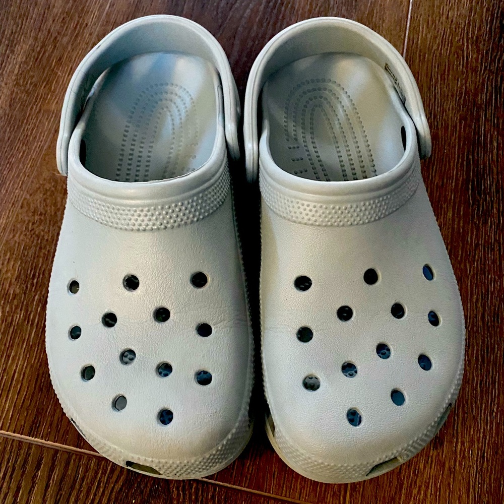 Crocs Sage Green Womens Size 8